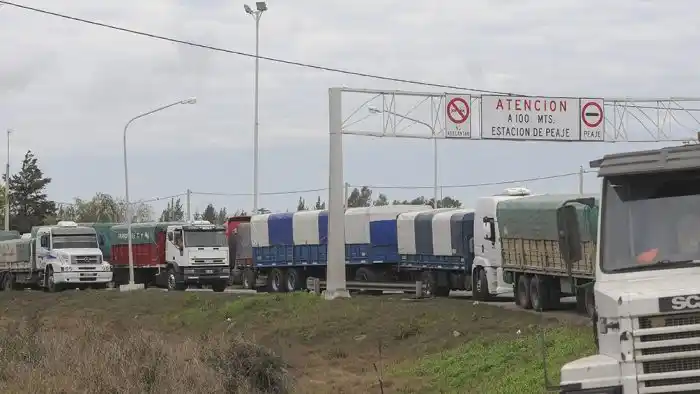 Restringen la circulación de camiones por el regreso del fin de semana largo