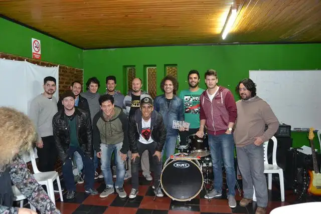 Clínica de Guitarra y Armónica en el Blues en la Escuela de Música “Isidro Maiztegui”
