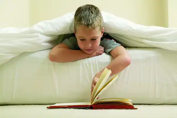 Dormir bien: Es mejor leer un libro impreso antes que un libro electrónico