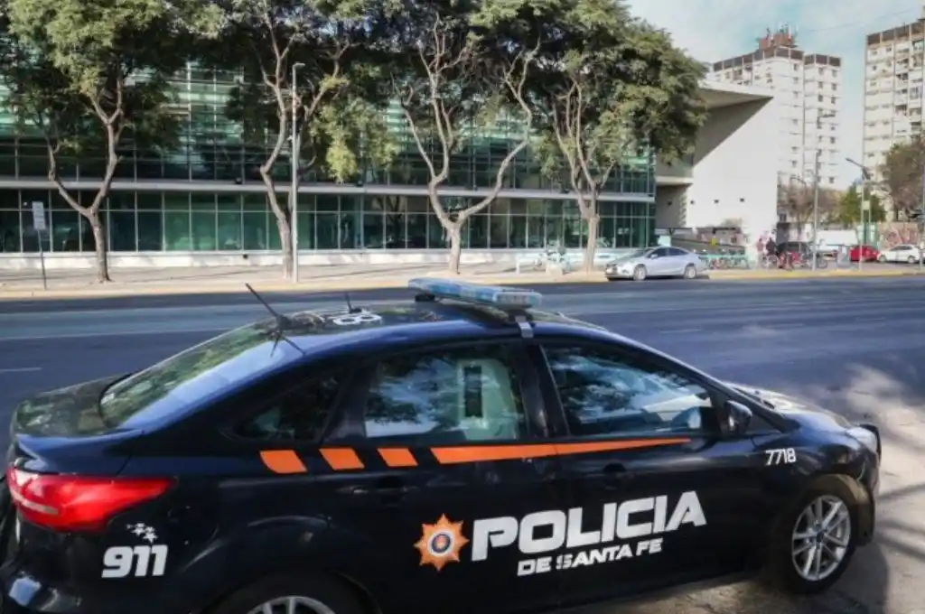 Rosario: balearon a un hombre en una plaza de Empalme Graneros