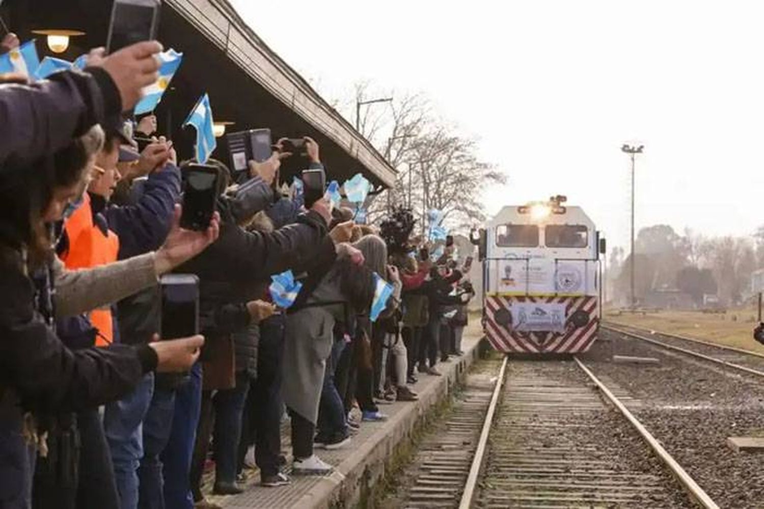 El Gobierno confirmó que a fines de 2023 todas las vías férreas pasarán a control estatal