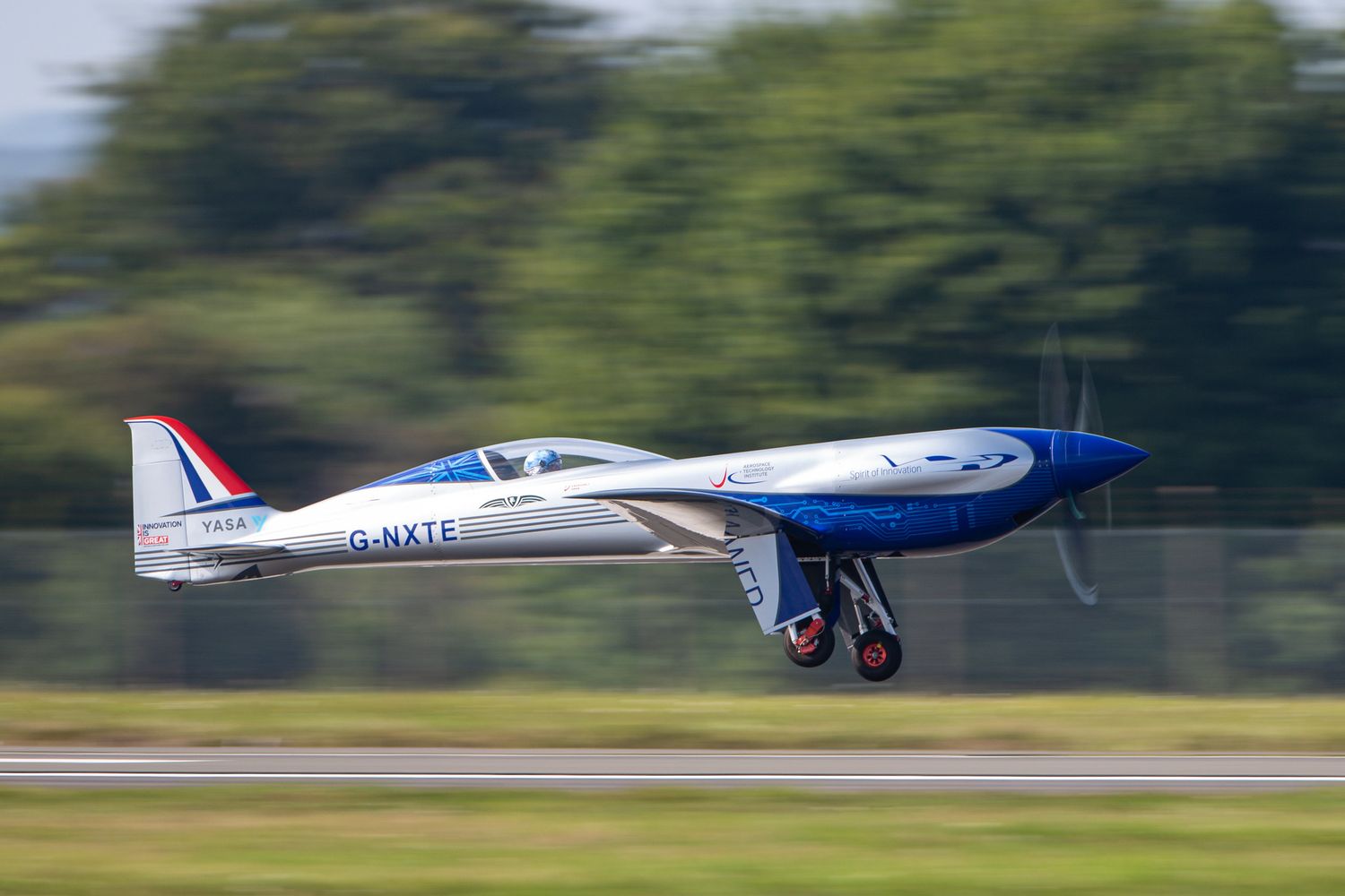 Exitoso primer vuelo del avión eléctrico de Rolls-Royce