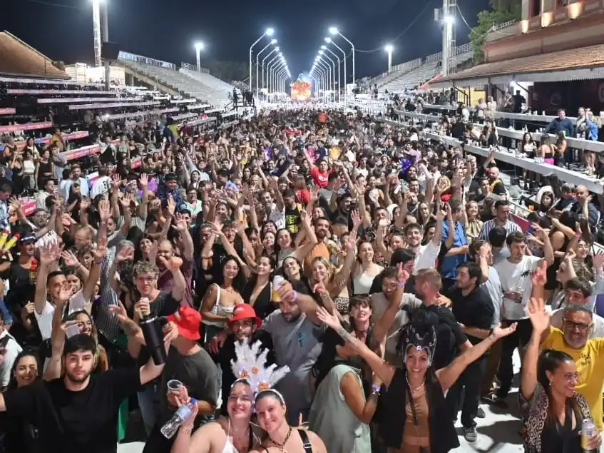 Fin de semana a pura fiesta en el Corsódromo: el sábado cierran la noche Los Totora en el After del Carnaval