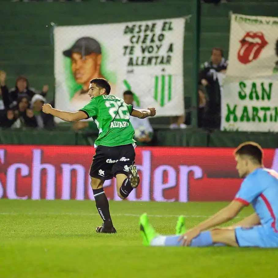 Juan Álvarez: "Me veo con muchas chances de ser titular en el clásico frente a Lanús"
