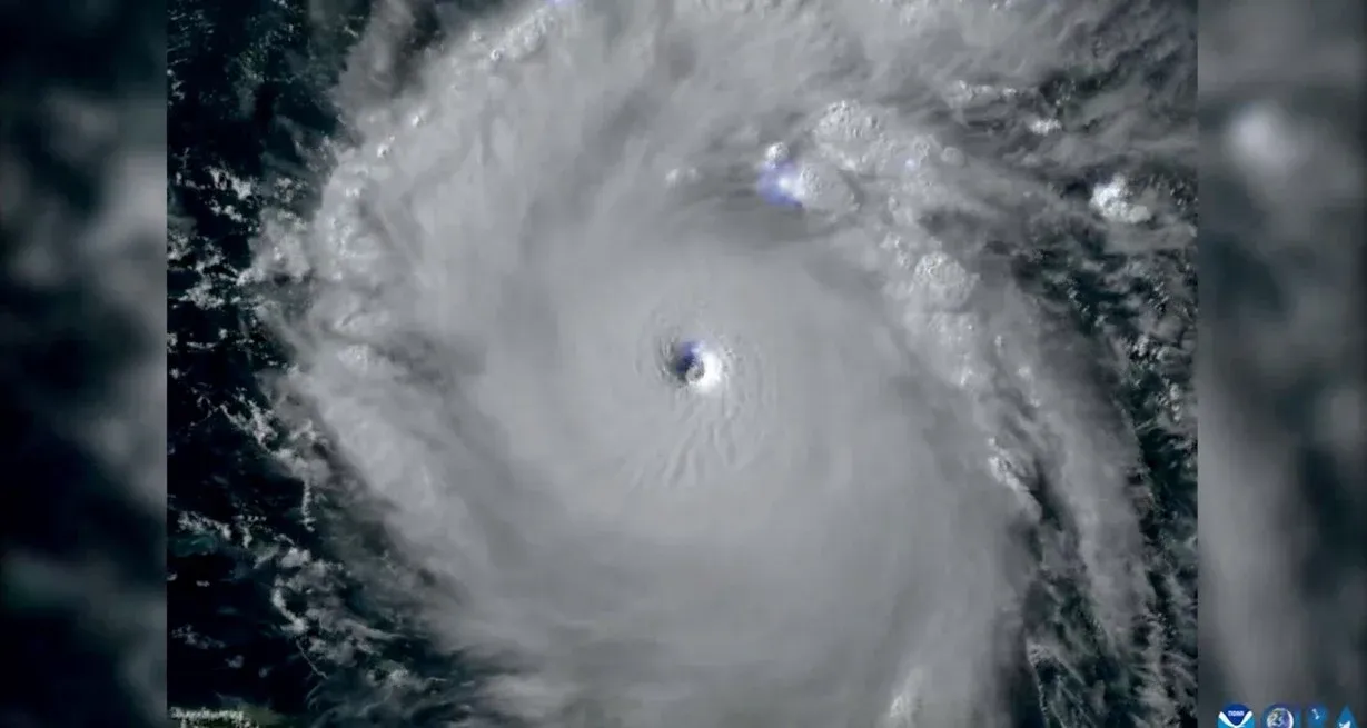 El satélite GOES-16 observa el huracán Beryl sobre el mar del Caribe. Crédito: CSU/CIRA & NOAA)