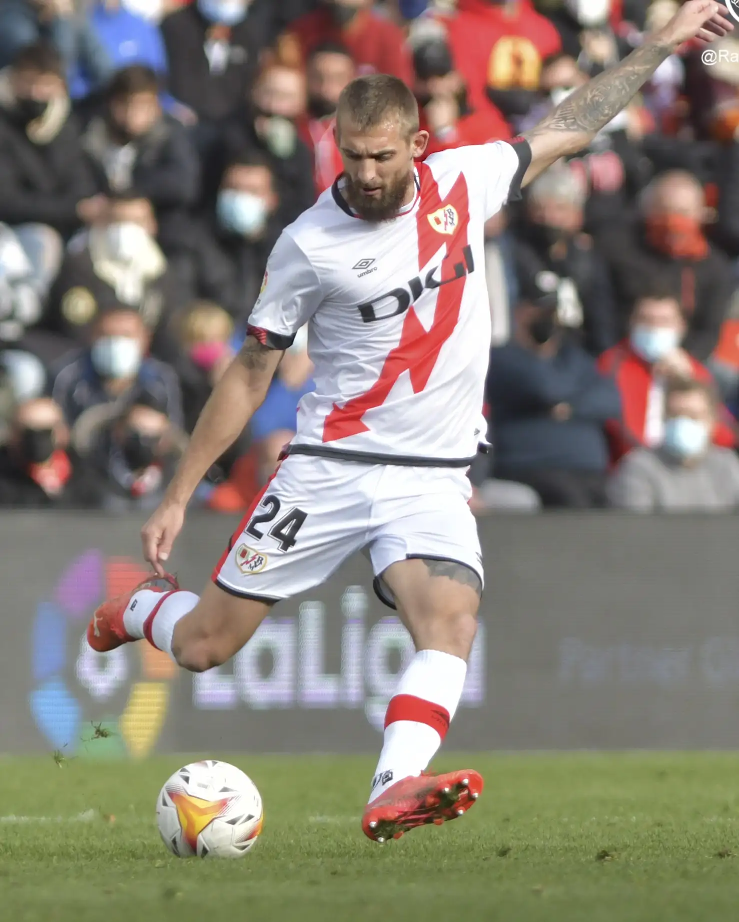 Saveljich fue titular en el empate de Rayo Vallecano