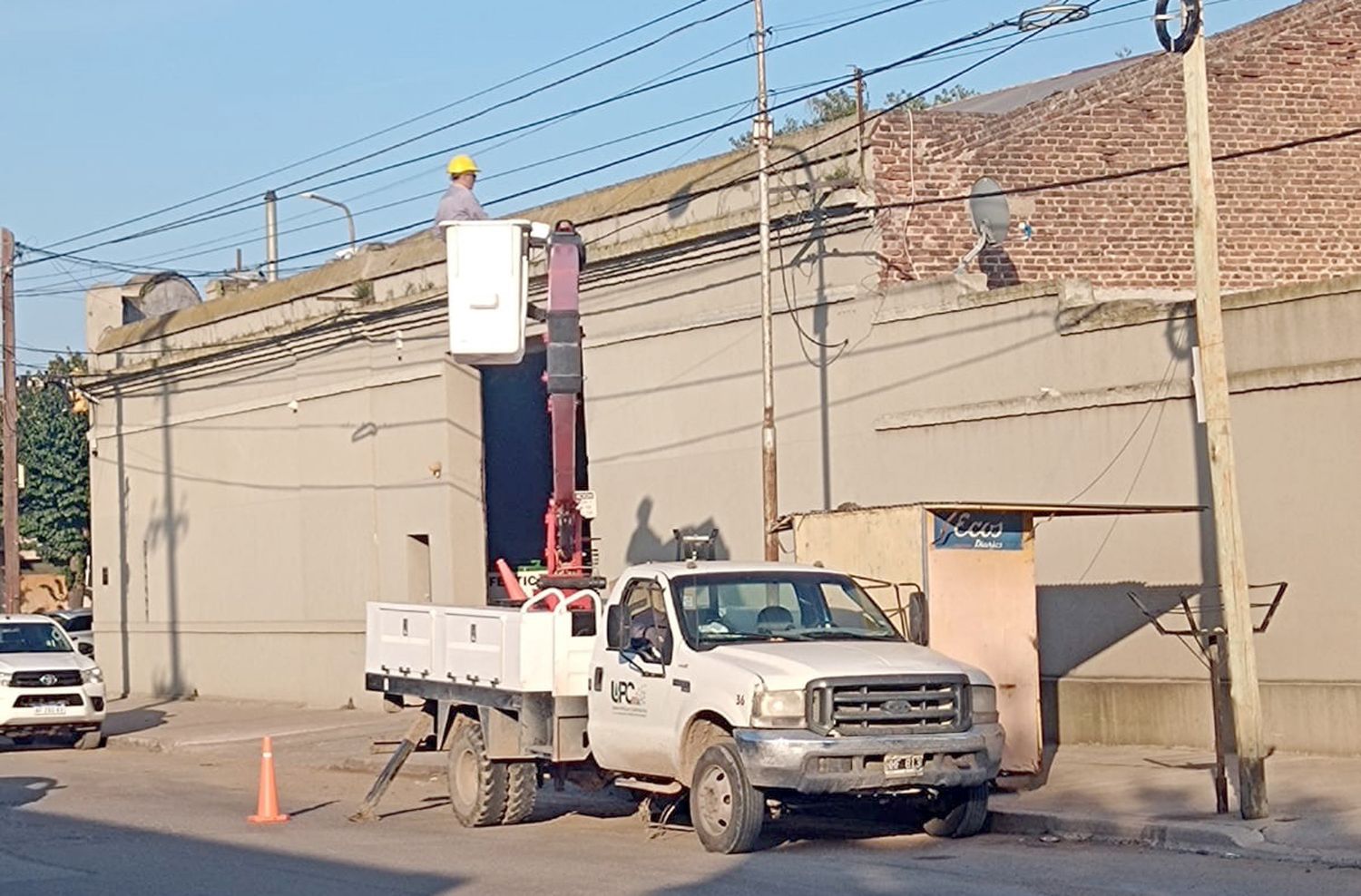 Recambio de luminarias en un tramo de calle 26
