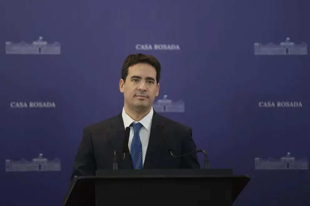 Primer acto de Adrián Ravier como vocero presidencial en medio de las dudas sobre el futuro de Manuel Adorni