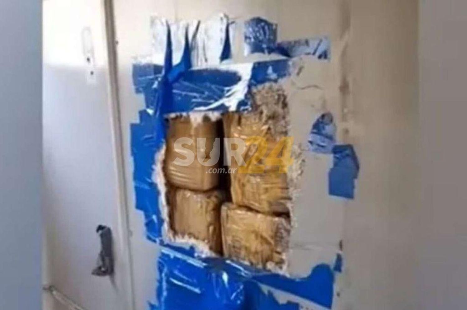 Compró un colectivo y encontró oculto un cargamento de droga