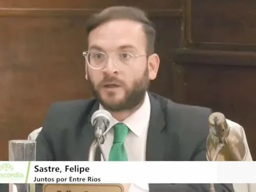 Grave desliz del concejal Felipe Sastre: Comparó al PJ con el nazismo y generó repudio
