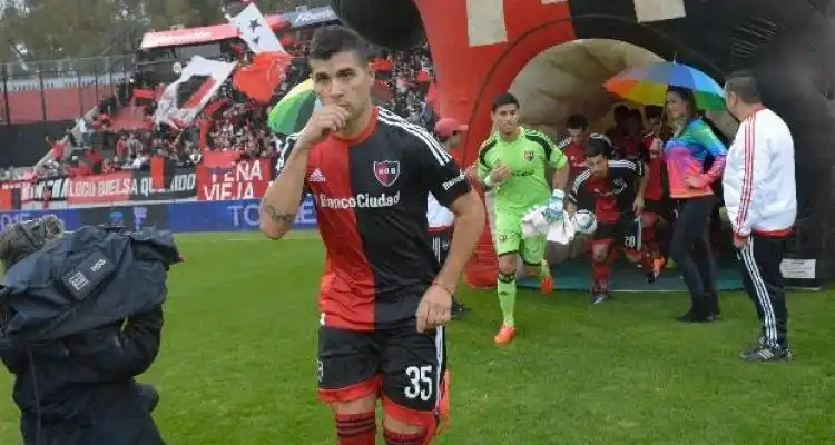 Se cumplieron 5 años del debut de Gabriel Báez Corradi en Newell’s: La noche de La Bombonera vacía y una goleada anecdótica