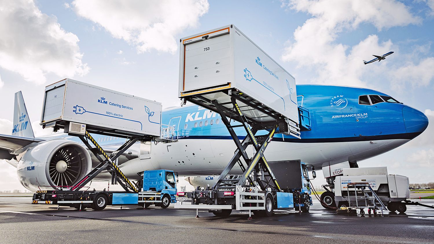 KLM Launches World’s First Fully Electric Refrigerated Catering Truck