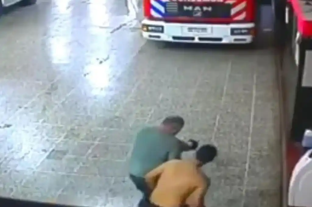 Bomberos le salvaron la vida a una beba de 25 días