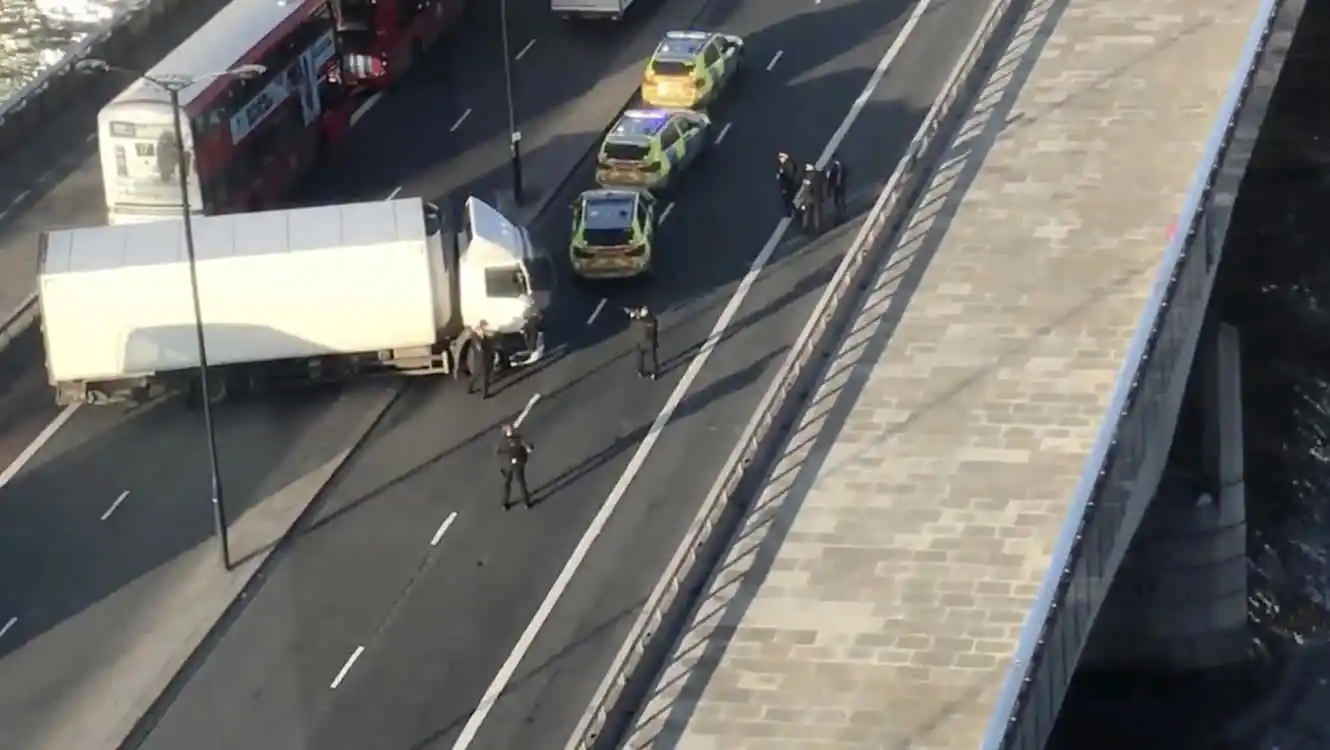 Un detenido y heridos tras disparos sobre un puente de Londres
