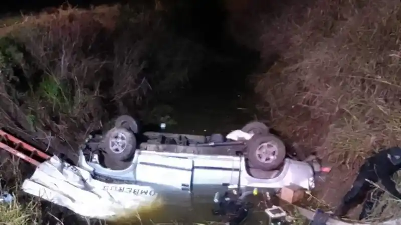 Tragedia en la ruta 33: dos muertos y cinco heridos tras un vuelco en la “curva de la muerte”