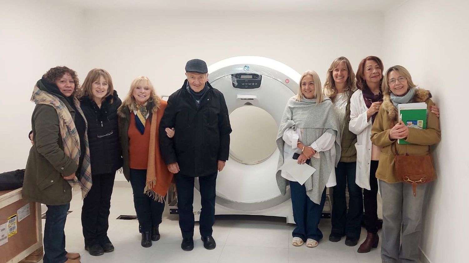 El tomógrafo ya está en el Hospital e inician su instalación