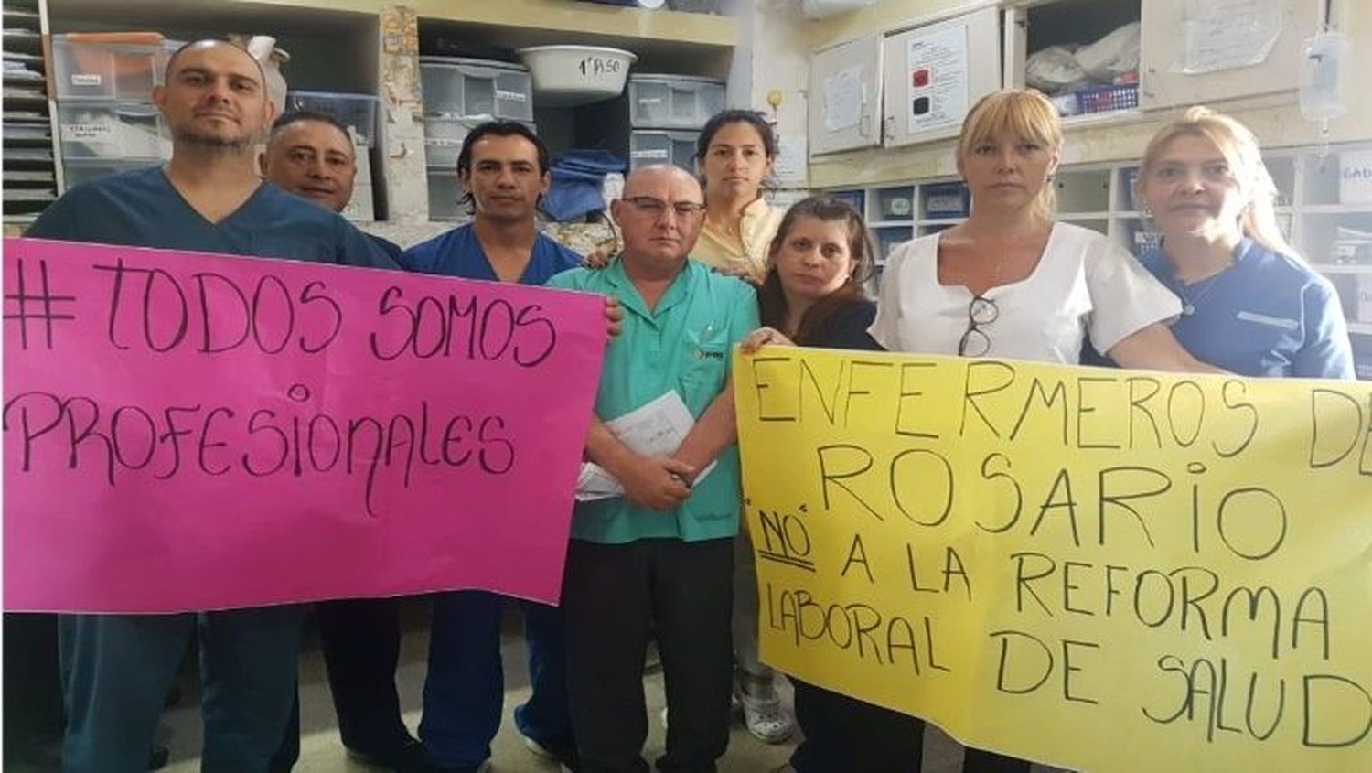 Rosario: enfermeros marchan en reclamo de reconocimiento profesional