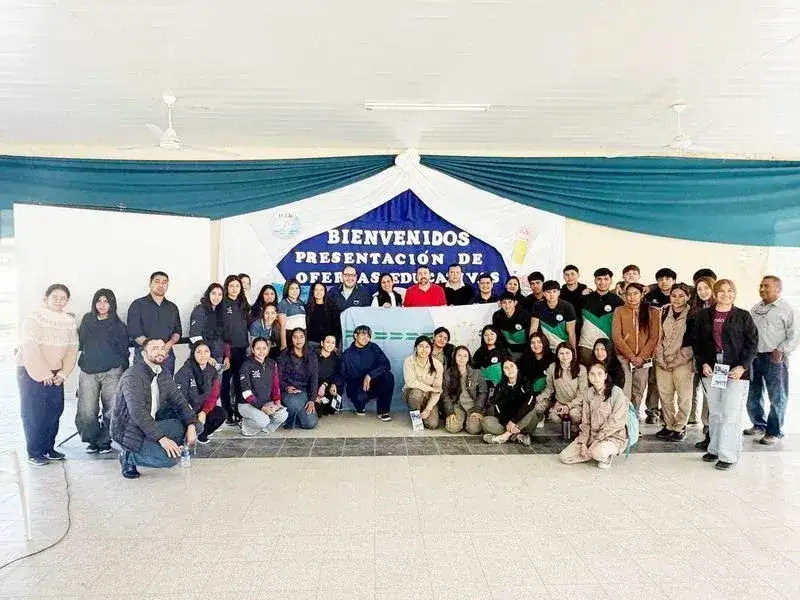 Promocionan en colegios del interior la oferta
académica de la UPLaB y el Instituto Politécnico