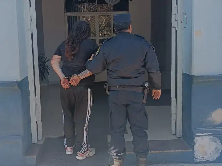 Barrio Anhelado Sueño: cuchillo en mano se enfrentó con su hijo y su ex