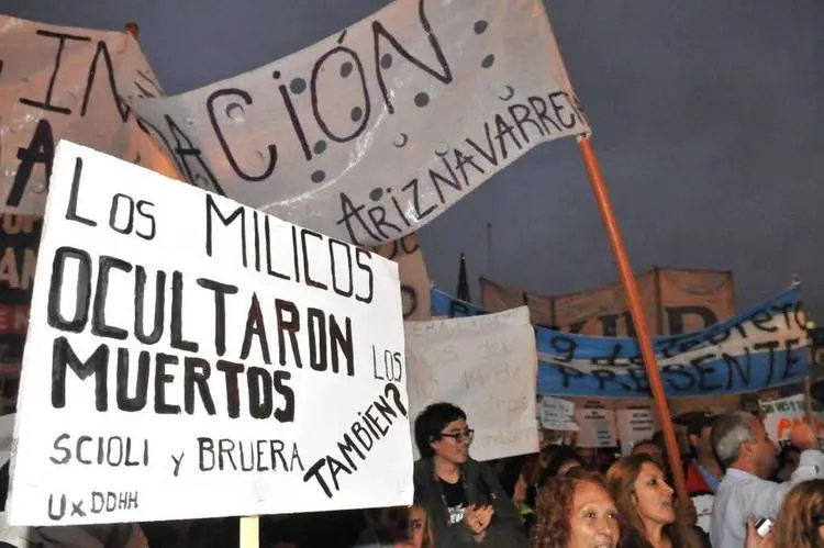 La Plata: Familiares de víctimas de la inundación marchan contra el aumentos de tasas