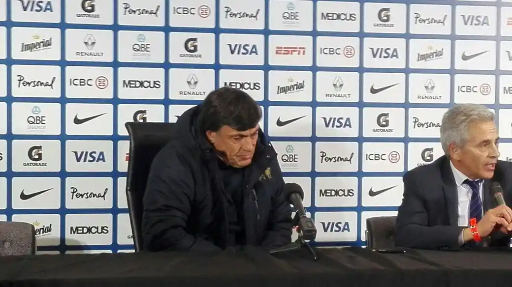 Hourcade dejó de ser el entrenador de Los Pumas