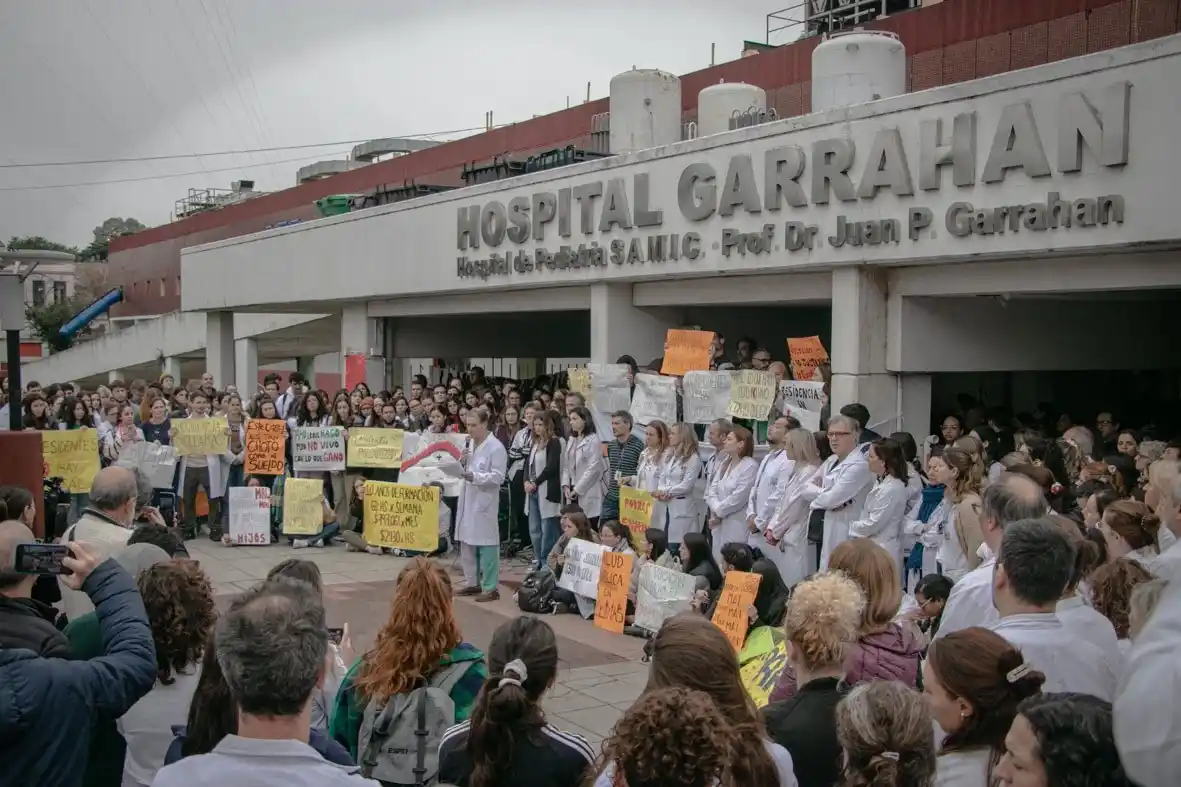Paro y movilización de los trabajadores del Hospital Garrahan