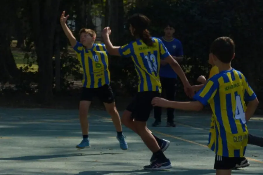 Almagro realizó un Encuentro de Handball