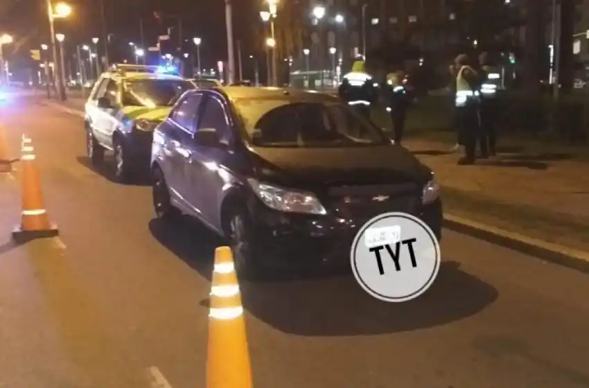 Conducía en forma errática por la costa: estaba borracho