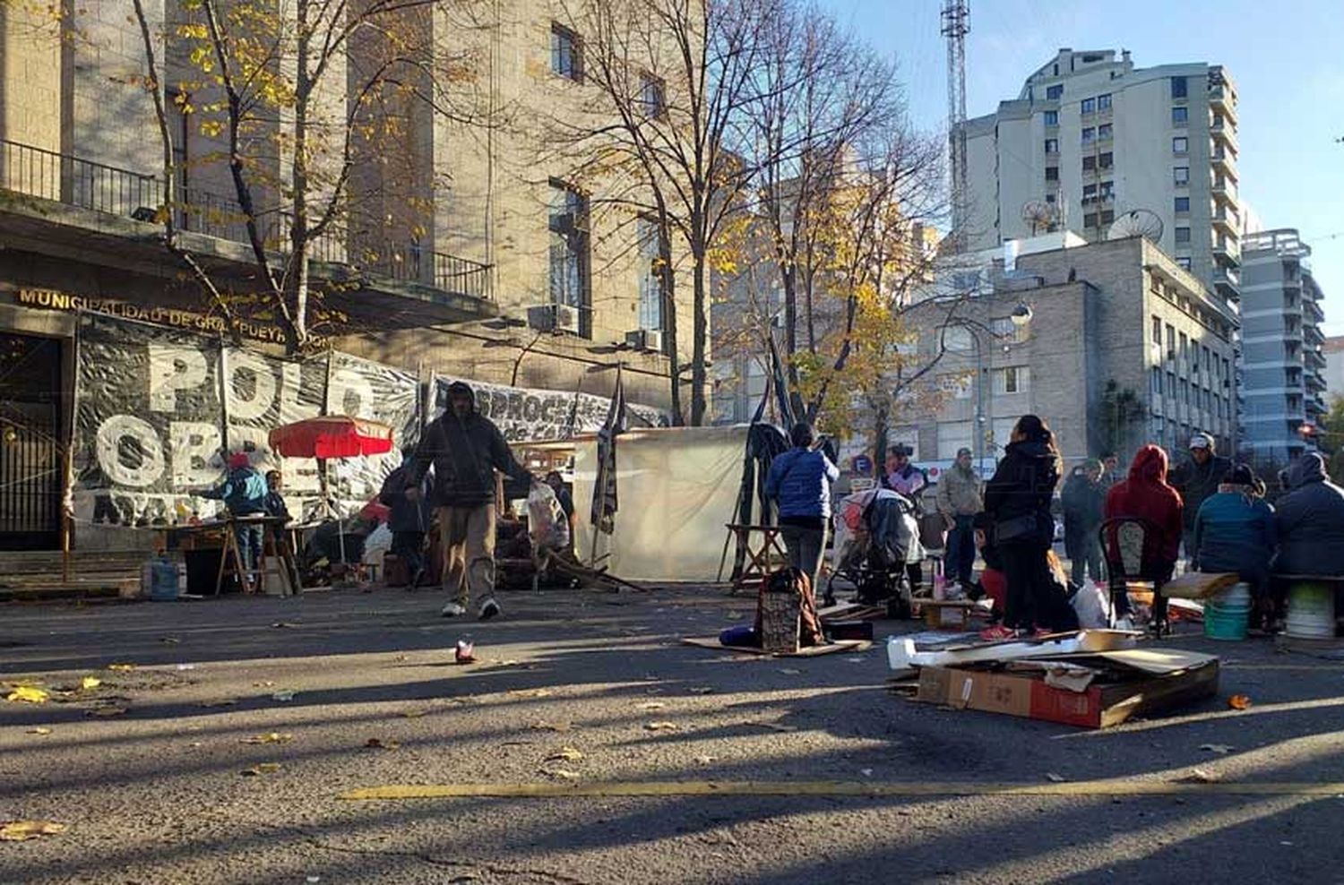 Décimo día de acampe: "La gente viene porque no tienen para comer en sus casas"