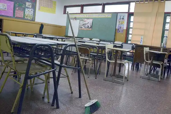 Los docentes rechazaron la nueva oferta del Gobierno provincial y habrá paro este martes