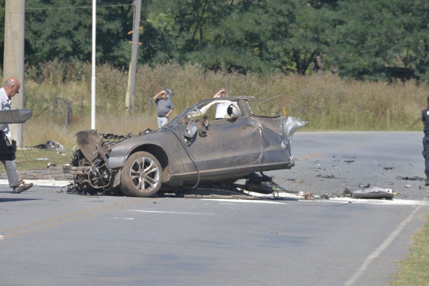 Fallecieron dos chicos en un accidente en la avenida Estrada