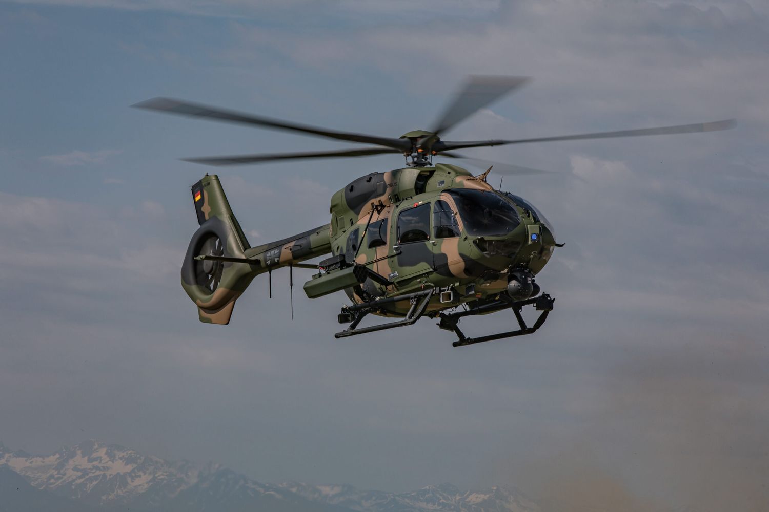 Las Fuerzas Armadas alemanas cierran un pedido récord de helicópteros Airbus H145M