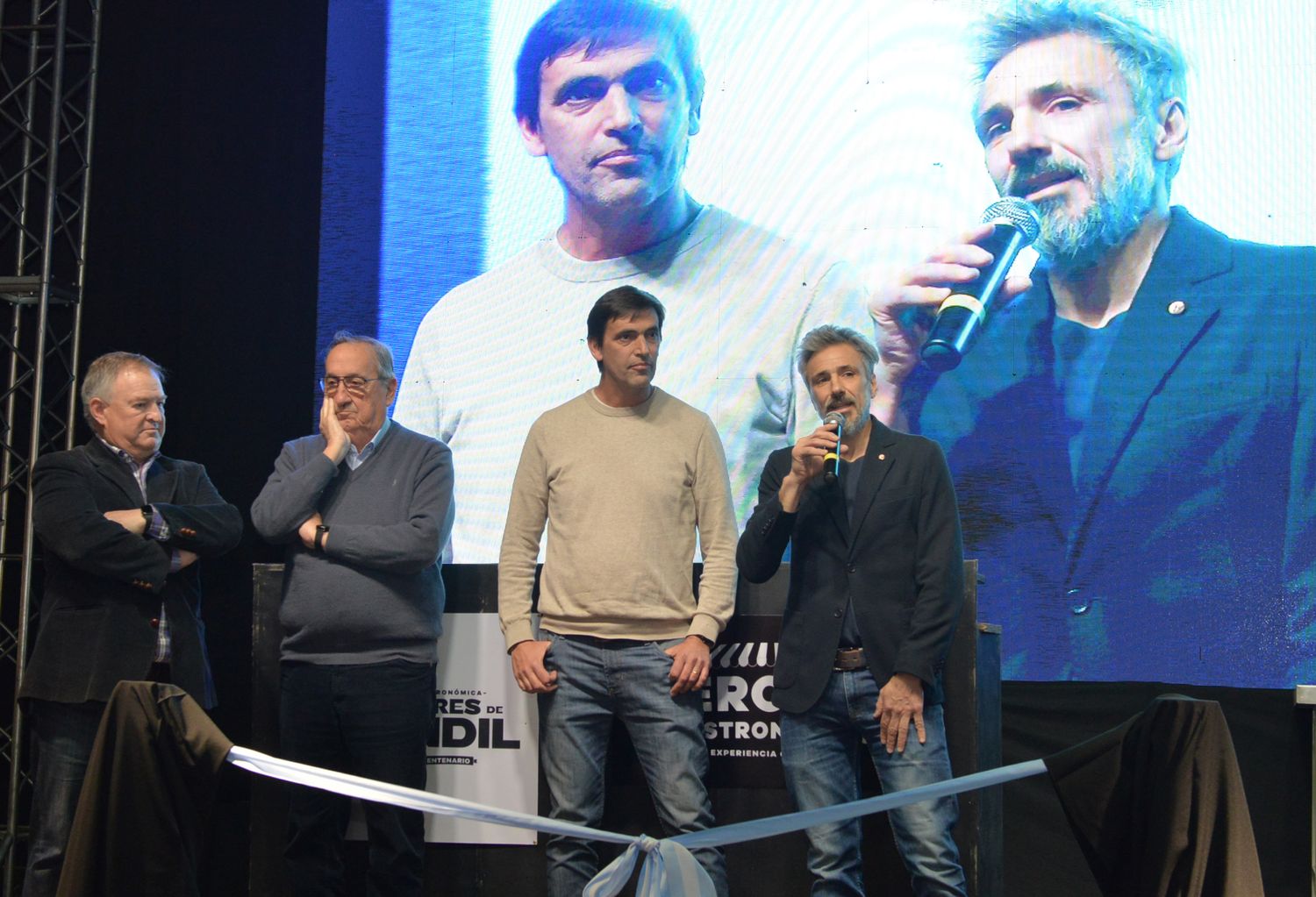 Alejandro Arhex, Miguel Lunghi, Rogelio Iparraguirre y Nicolás Funaro, en la apertura y corte de cintas.