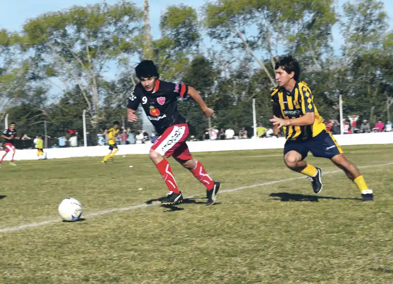 Juventud Urdinarrain no pudo con Central Larroque y deberá esperar para la clasificación