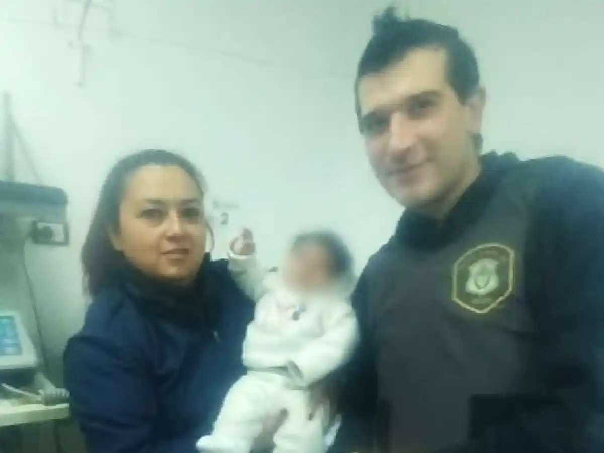 Rescataron a un bebé de cuatro meses que había sido abandonado a la vera de un arroyo