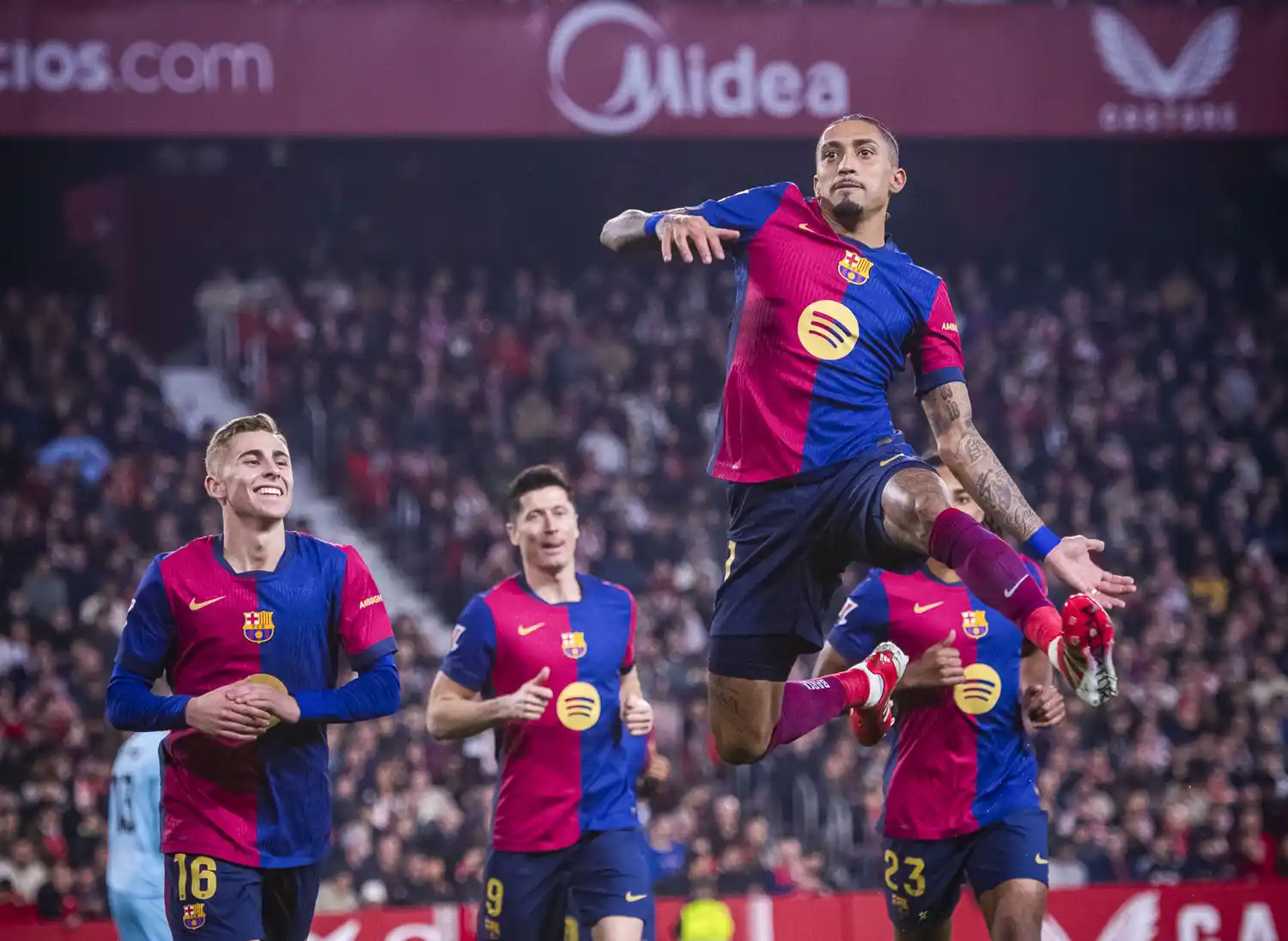 Barcelona se impuso en Sevilla.