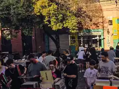 Este domingo: libros usados, vinilos y diseño gráfico en el CCU