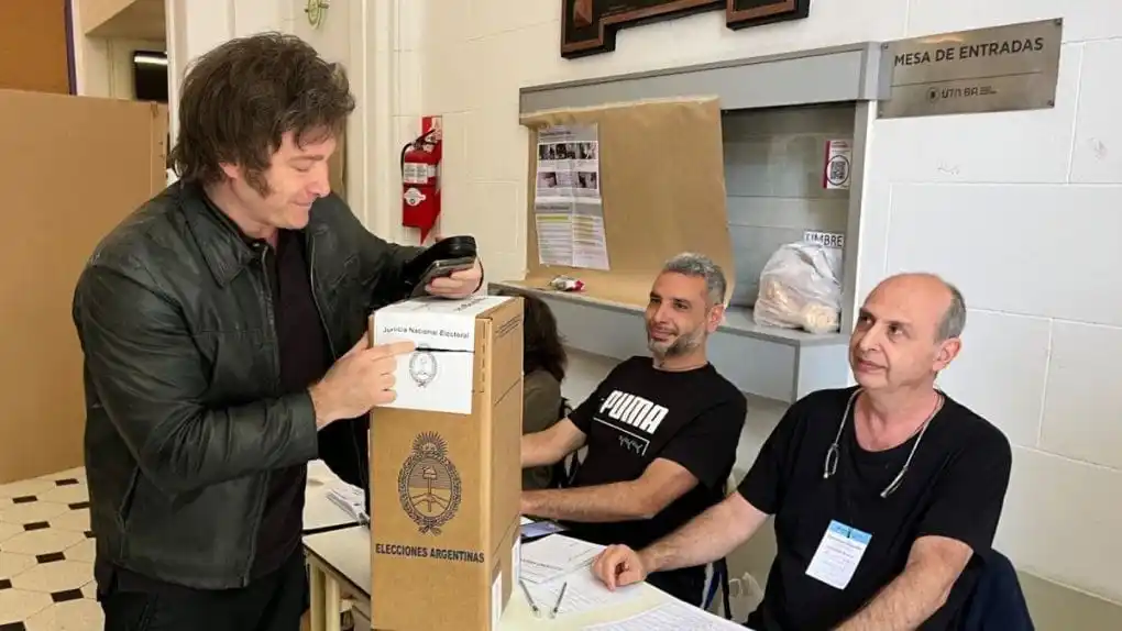 Votó el candidato Javier Milei
