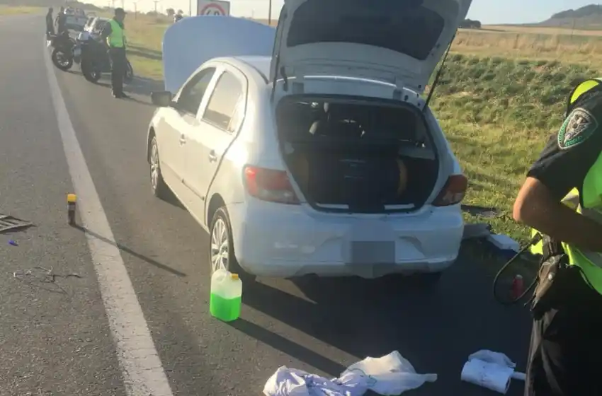 Intentó atropellar a policías y quiso fugarse: lo atraparon con droga