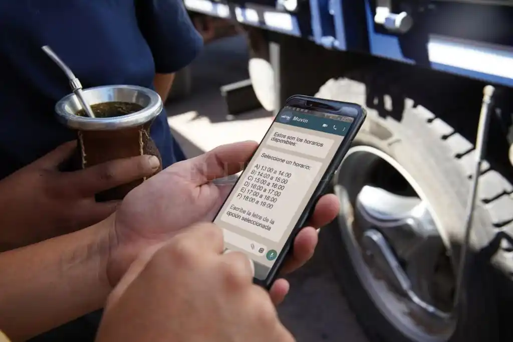 No más demoras: con un turno por WhatsApp tienen prioridad para descargar granos