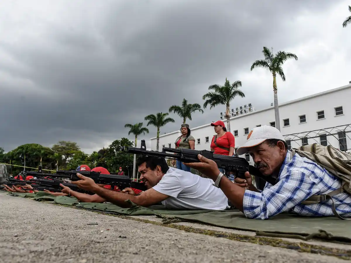 Venezuela despliega aparato militar ante "amenaza" de Trump y sanciones