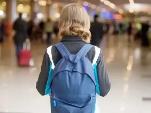 Digitalizan la autorización de viaje para menores: qué cambia y cómo se tramita