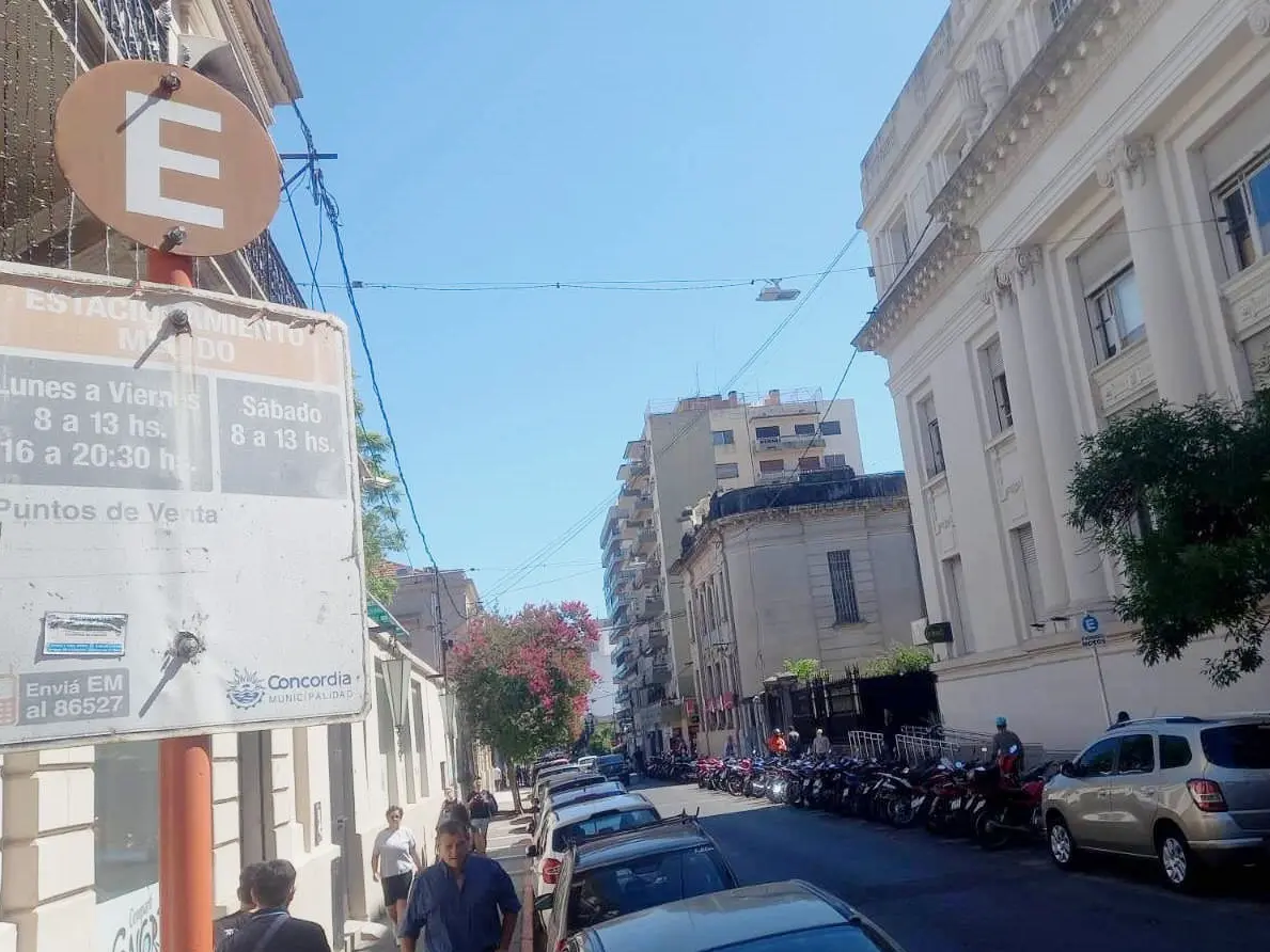 Estacionamiento medido liberado durante los días 30, 31 de diciembre y 1 de enero