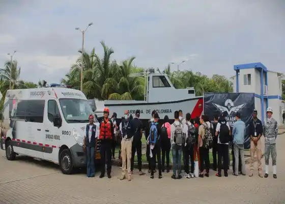 ¡ENTRE ELLOS 14 MIGRANTES VENEZOLANOS! Armada de Colombia detiene lancha por tráfico de personas en San Andrés