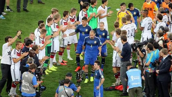 Mundial Brasil 2014: Una multitud se prepara para recibir a la Selección Argentina