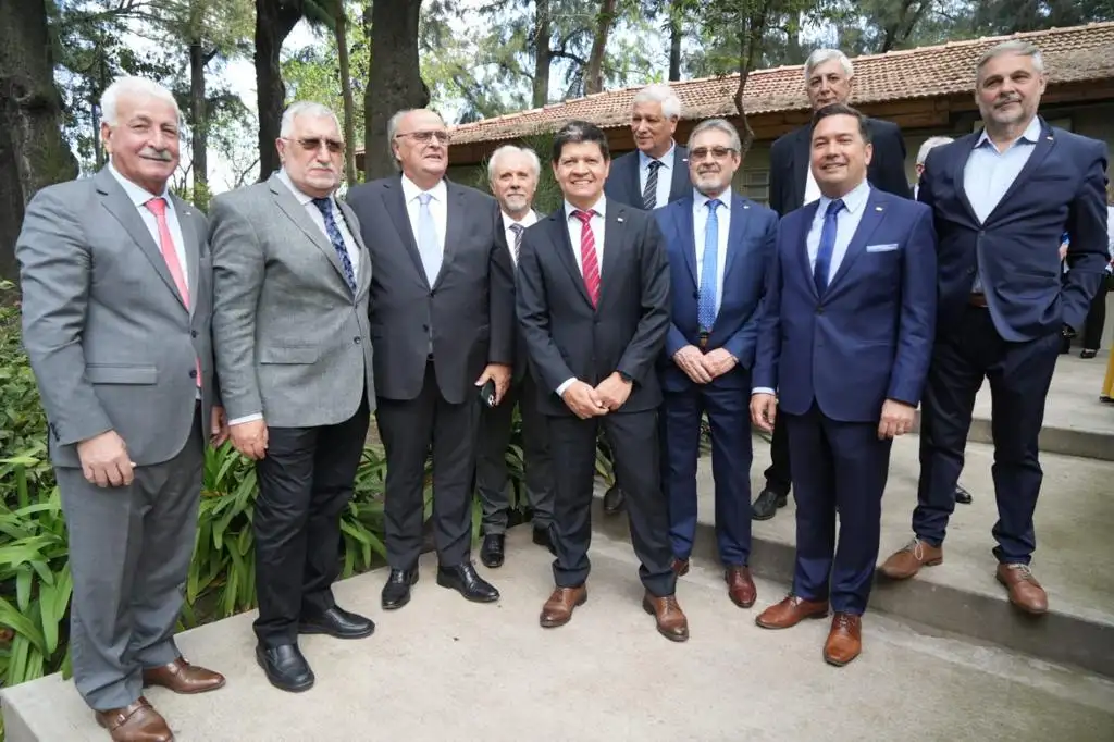 Prometen medidas para normalizar la producción y el comercio