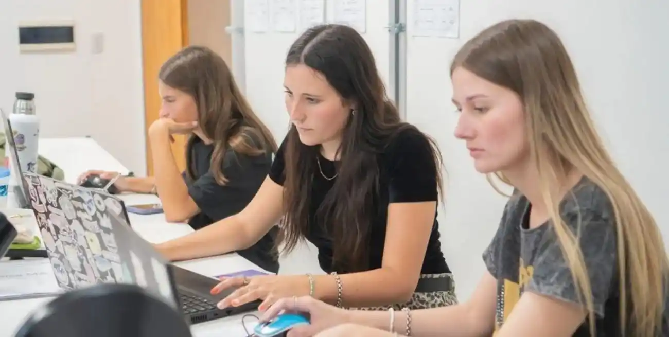 Se cursa 89% de forma virtual, y 11% presencial. Foto: GentilezaSe cursa 89% de forma virtual, y 11% presencial. Foto: Gentileza