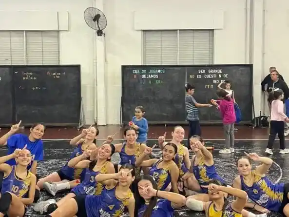 La Sub 14 de Almagro se quedó con el Grand Prix. Foto: IG de Almagro.