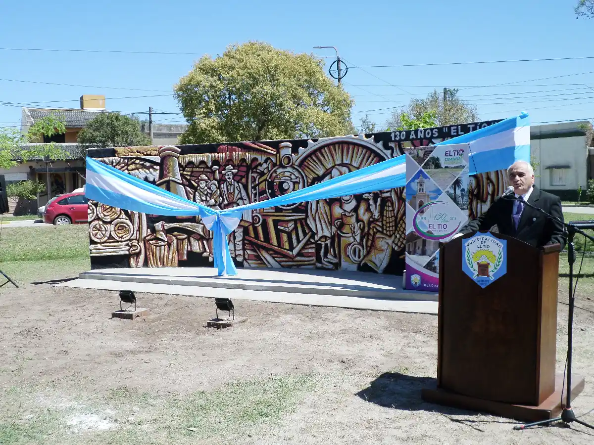 El Tío: un mural artístico refleja los orígenes del pueblo  