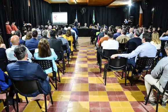 El Gobierno presentó un programa estratégico para prevenir y controlar el dengue